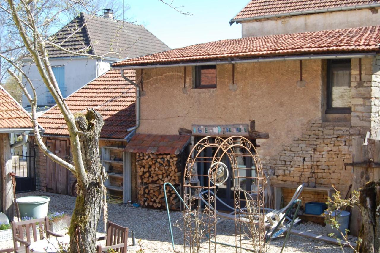 Chambre D'Hotes Juste-Confortable Fleurey-les-Lavoncourt Exteriör bild
