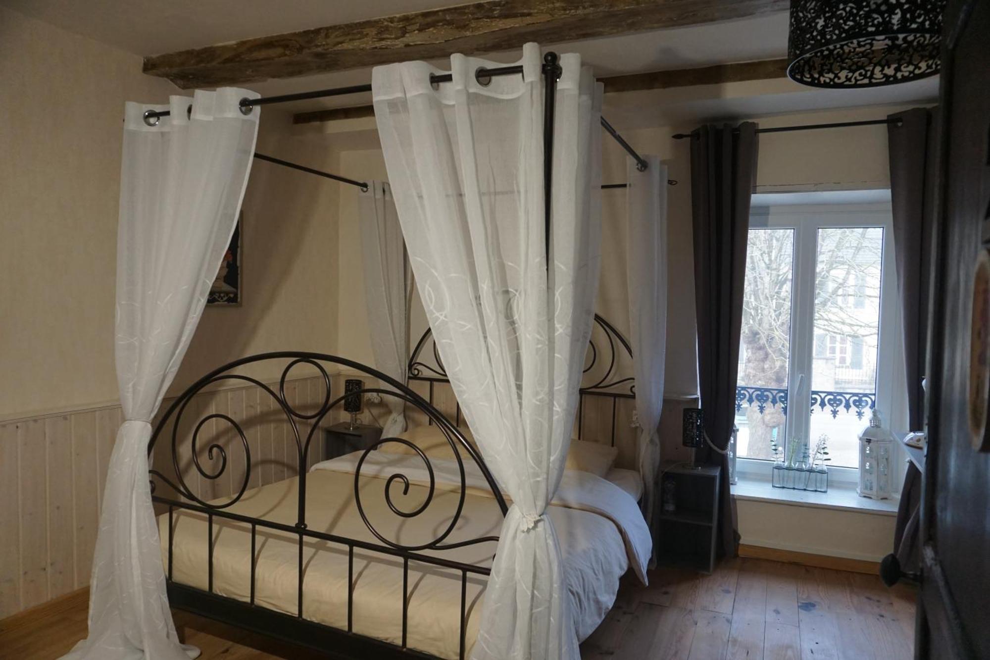 Chambre D'Hotes Juste-Confortable Fleurey-les-Lavoncourt Exteriör bild