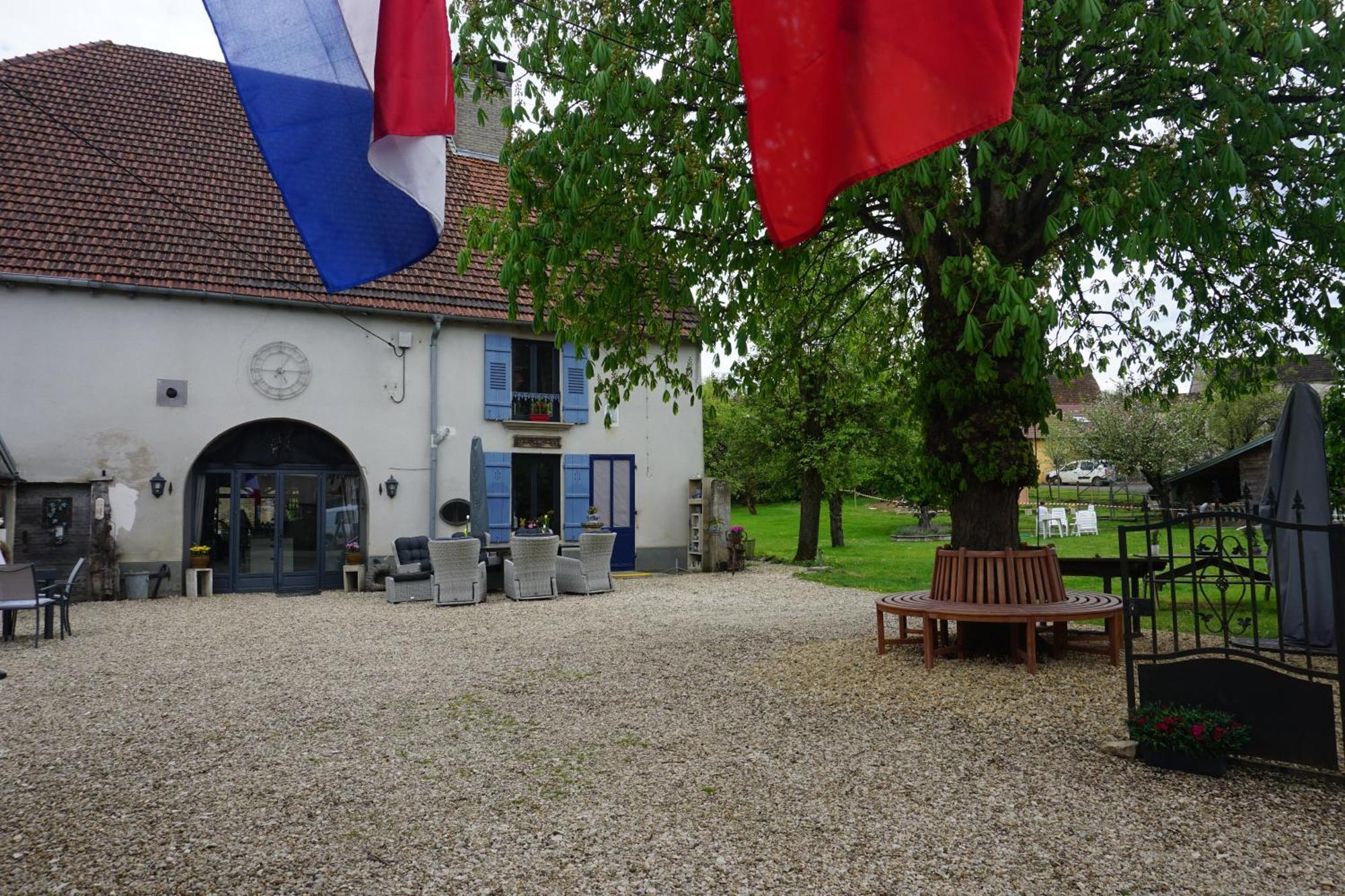Chambre D'Hotes Juste-Confortable Fleurey-les-Lavoncourt Exteriör bild