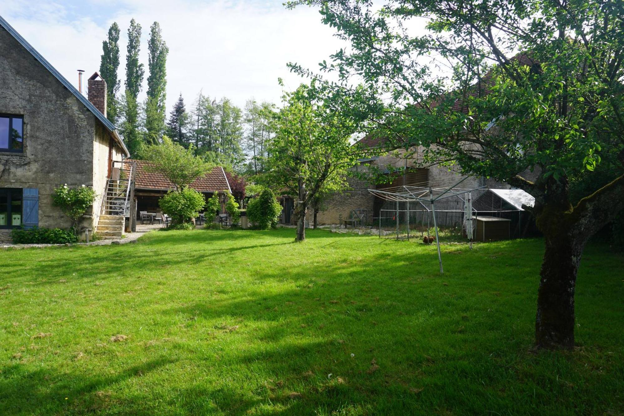 Chambre D'Hotes Juste-Confortable Fleurey-les-Lavoncourt Exteriör bild