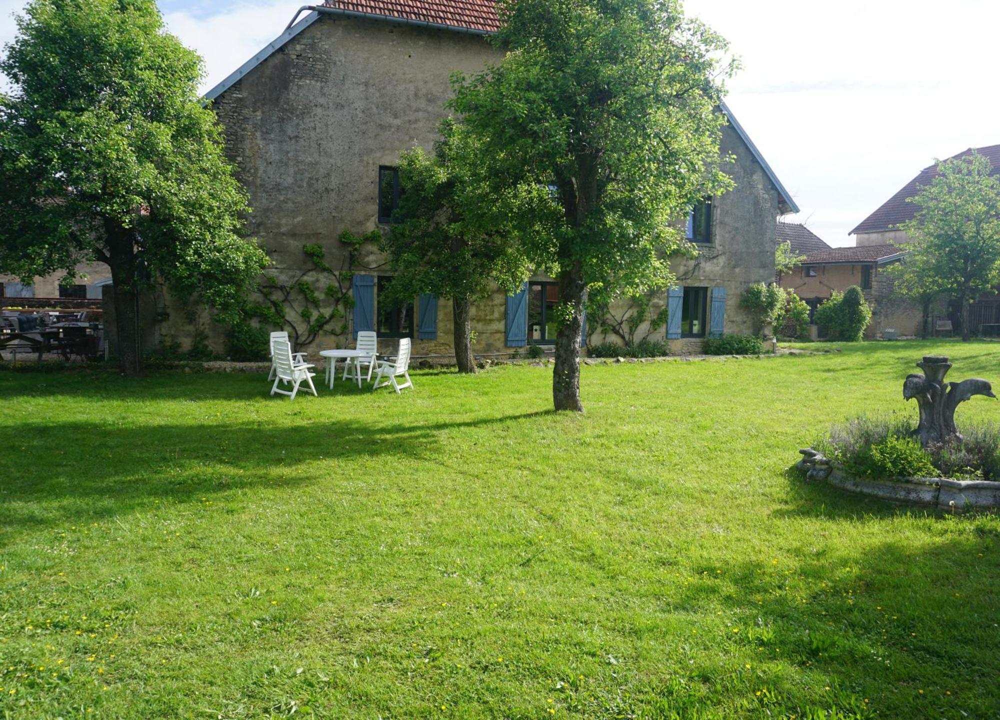 Chambre D'Hotes Juste-Confortable Fleurey-les-Lavoncourt Exteriör bild